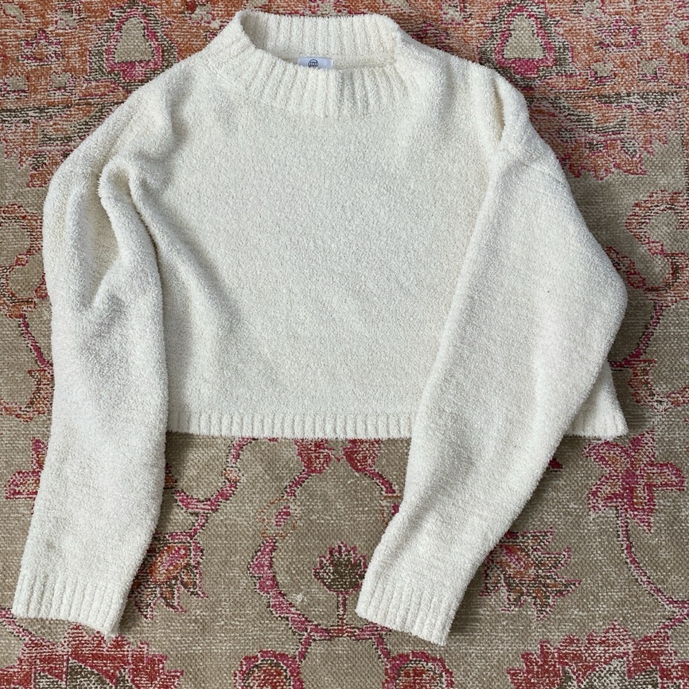 White Set - Picture 2 of 3